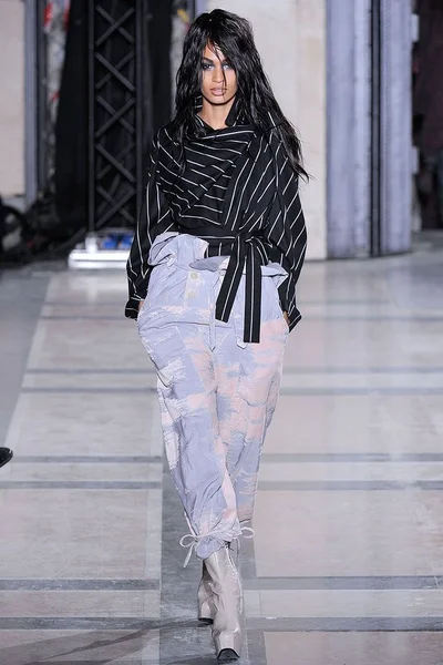 Look 33